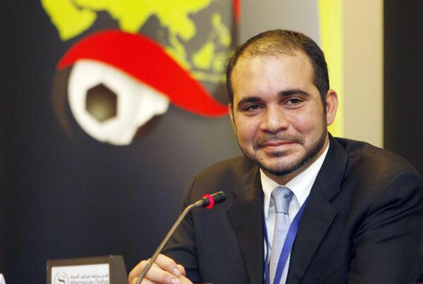 jareermassarweh's tweet photo. الشعب يريد إسقاط #بلاتر #AliForFIFA #الامير_علي_للفيفا http://t.co/FqJZjwvOD9
