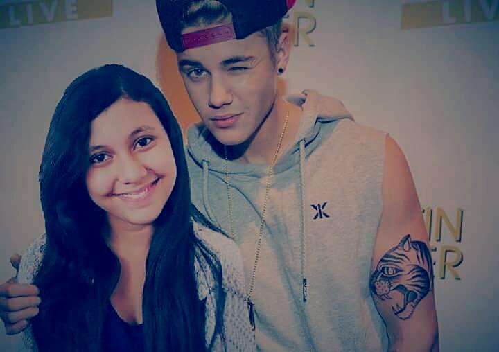 BiiahDrewB's tweet photo. @justinbieber I LOVE U http://t.co/ikO3C8MFO8