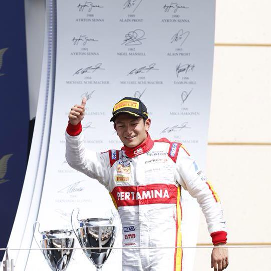 SahabatRio's tweet photo. Yapp the trophy for #IndonesiaRaya #BahrainGP #SupportRH15 #proudtobeIndonesian http://t.co/8L9HwY4mR3
