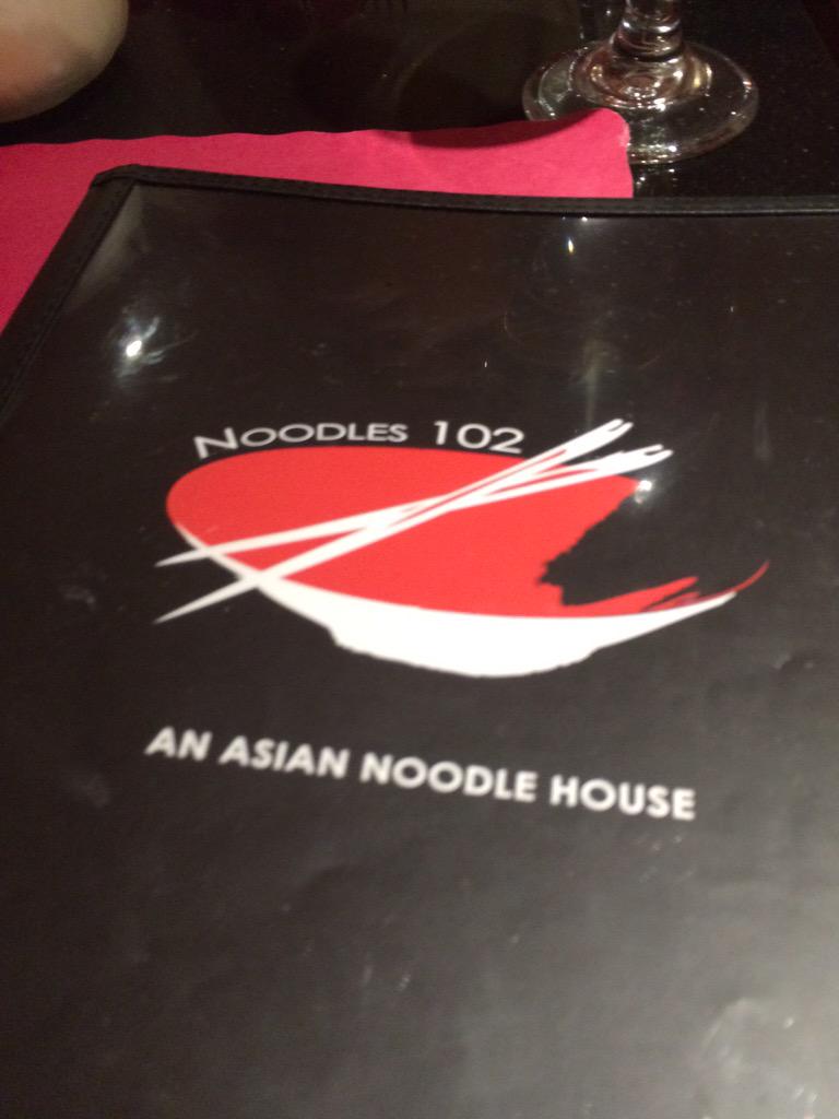 molly_jaffe's tweet photo. Dinner date at Noodles 102 with @alex_curry31 🍜 http://t.co/wjDMYMcPX6