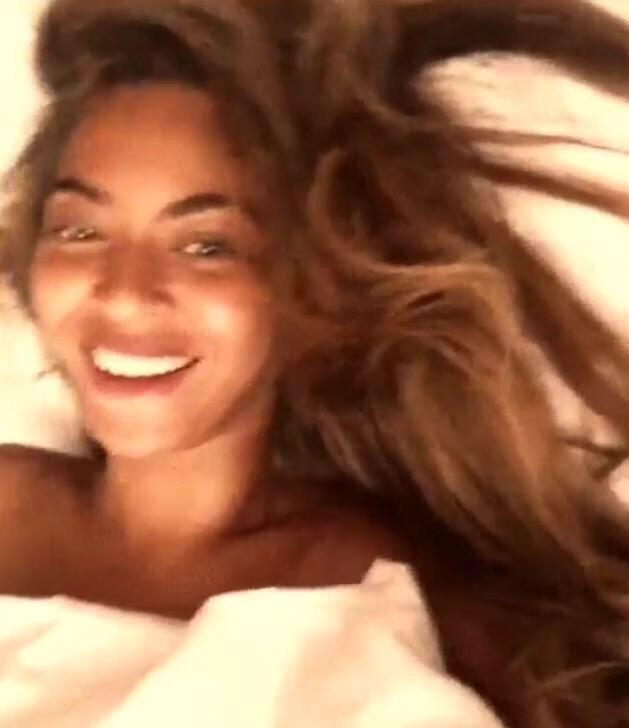 gagalovesbey's tweet photo. Beyoncé said: "I'm train wreck in the morning" Bitch where? http://t.co/7RJsW4v2y4