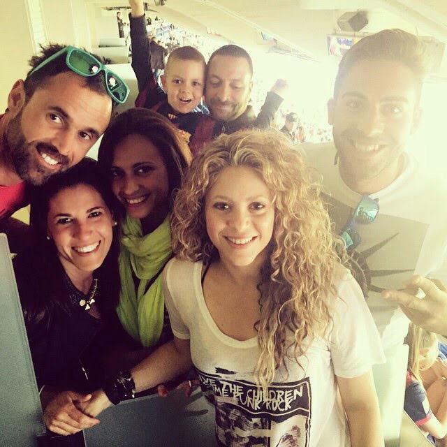 ShakiraClub_ES's tweet photo. #PHOTO: @shakira en #Barcelona. (18/04/15) http://t.co/fcPOoXHhRL