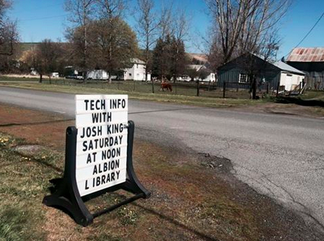 TinderboxJosh's tweet image. Great group at #AlbionLibrary earlier today! Now onto the last workshop of my #Palouse journey at the #RosaliaLibrary