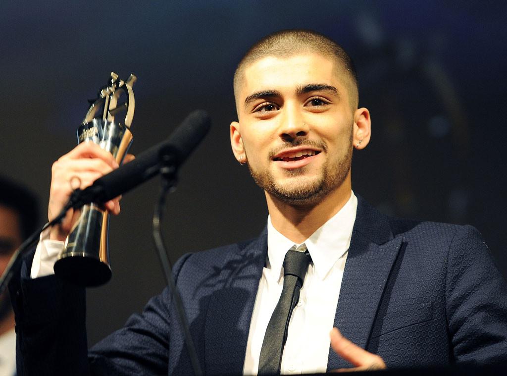 xDirectionerHQ's tweet photo. Accepting his award for Outstanding Contribution to Music at the Asian Awards. ❤️ http://t.co/wqddNrb3g4