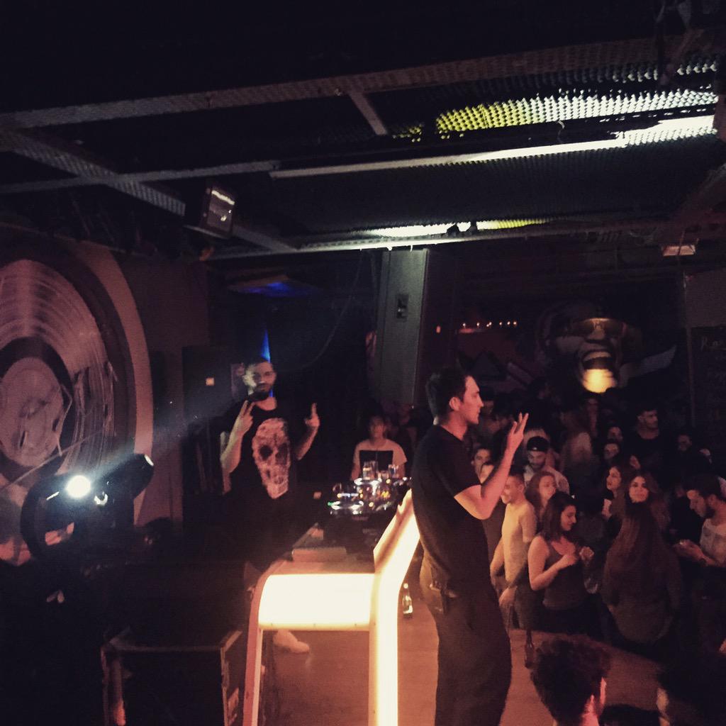 OTPevents's tweet photo. Testere sahnede @Kepiir #MagicBreak #ssRoxy #TONIGHTsessions http://t.co/DflgC99iRo