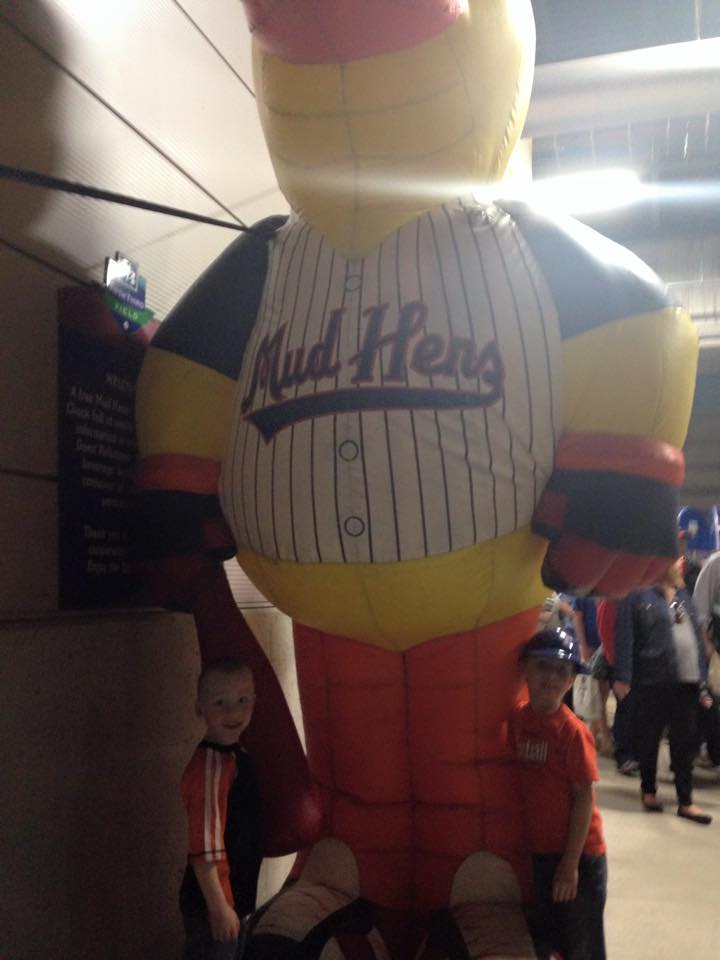 bmurry74's tweet photo. Mother-Son Knight at the Mud Hens game last night! Great event @OtsegoPTO! #OESBest #knightpridewithmuddy http://t.co/u8hoBngFRK