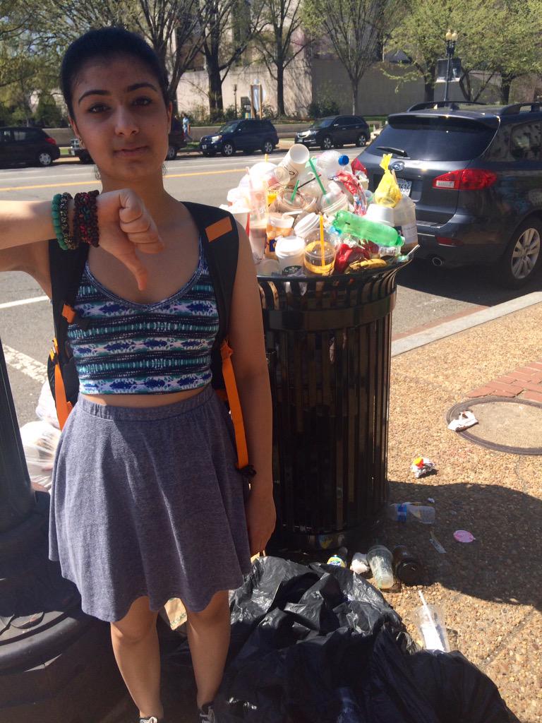OaktonRecycles's tweet photo. This is not okay...RECYLE! http://t.co/ydIkF7Hl4O