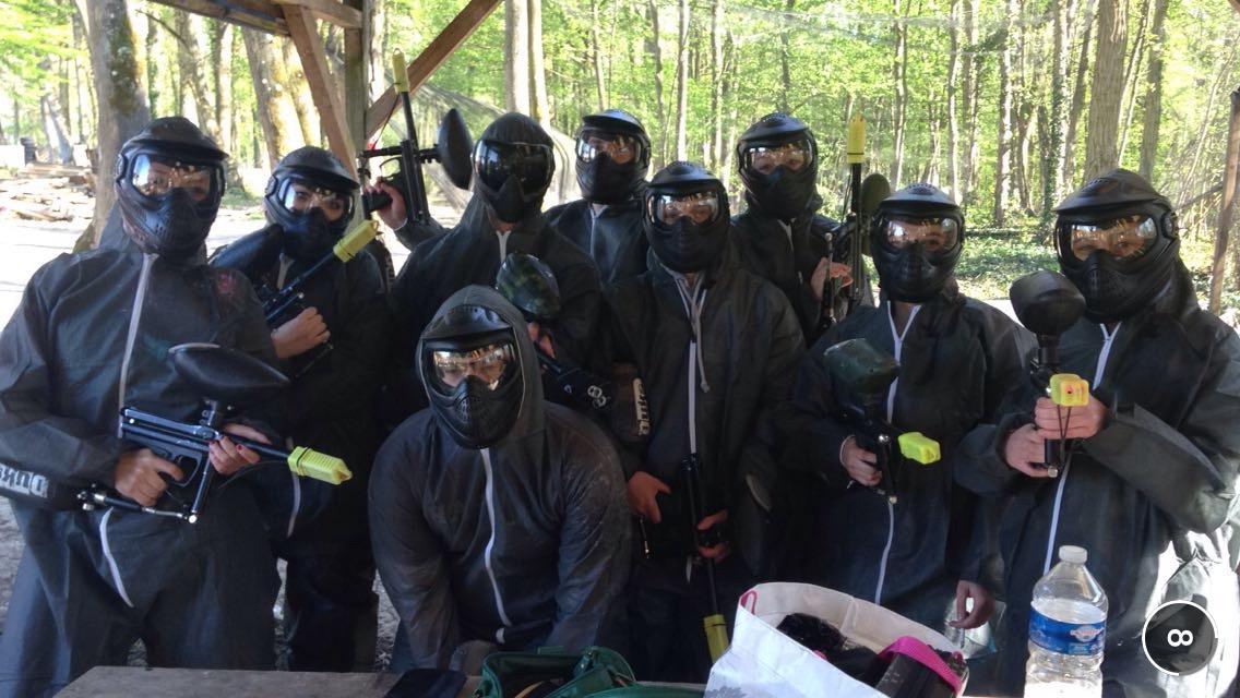 CJNCR's tweet photo. Prêts pour l'assaut ! @celle_bettie @LaMaccario @PDesenne @ABTorres7 @ELegloire #paintballvibration #aboutportant 🙀 http://t.co/NnMudmXiXy