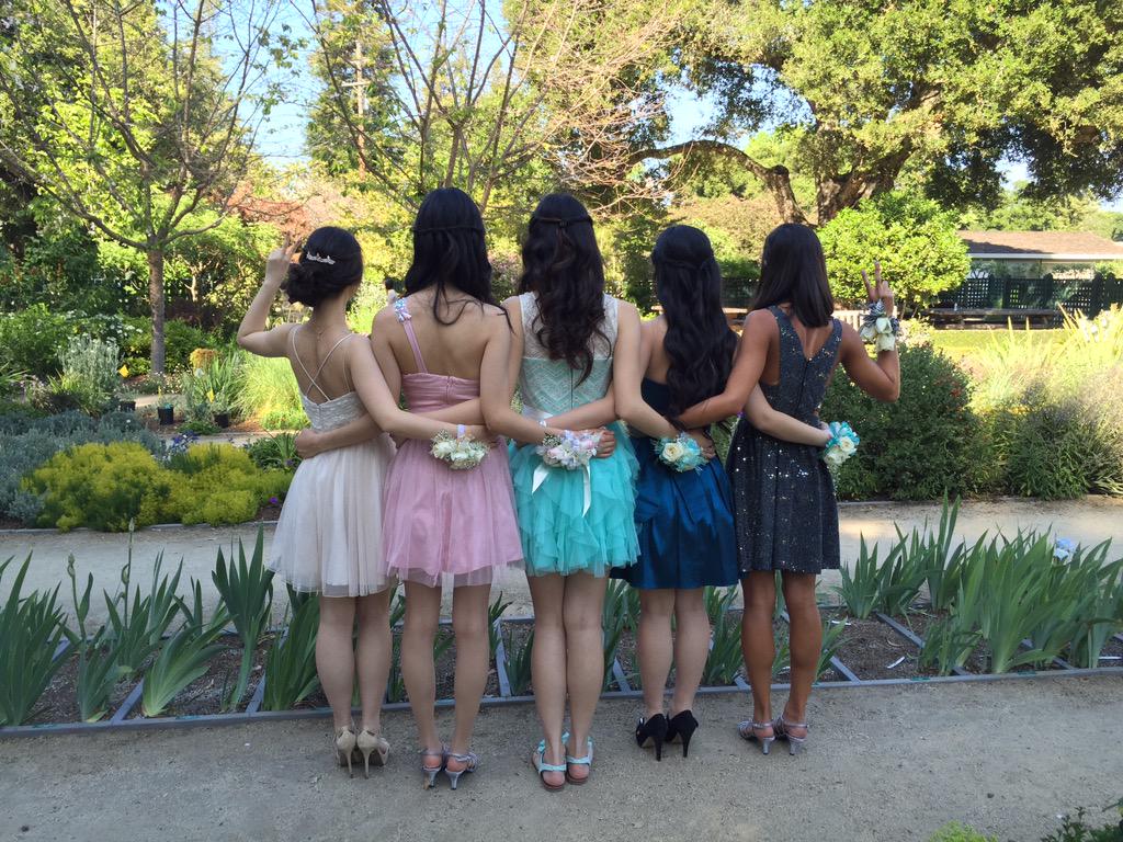 thinlyslicedbee's tweet photo. sneak peek of #juniorprom2015 love my girlies πππππ http://t.co/x9IxiIjw2s