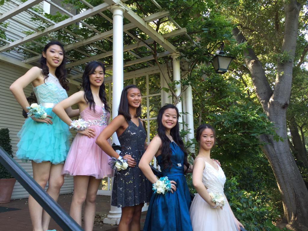 thinlyslicedbee's tweet photo. sneak peek of #juniorprom2015 love my girlies πππππ http://t.co/x9IxiIjw2s