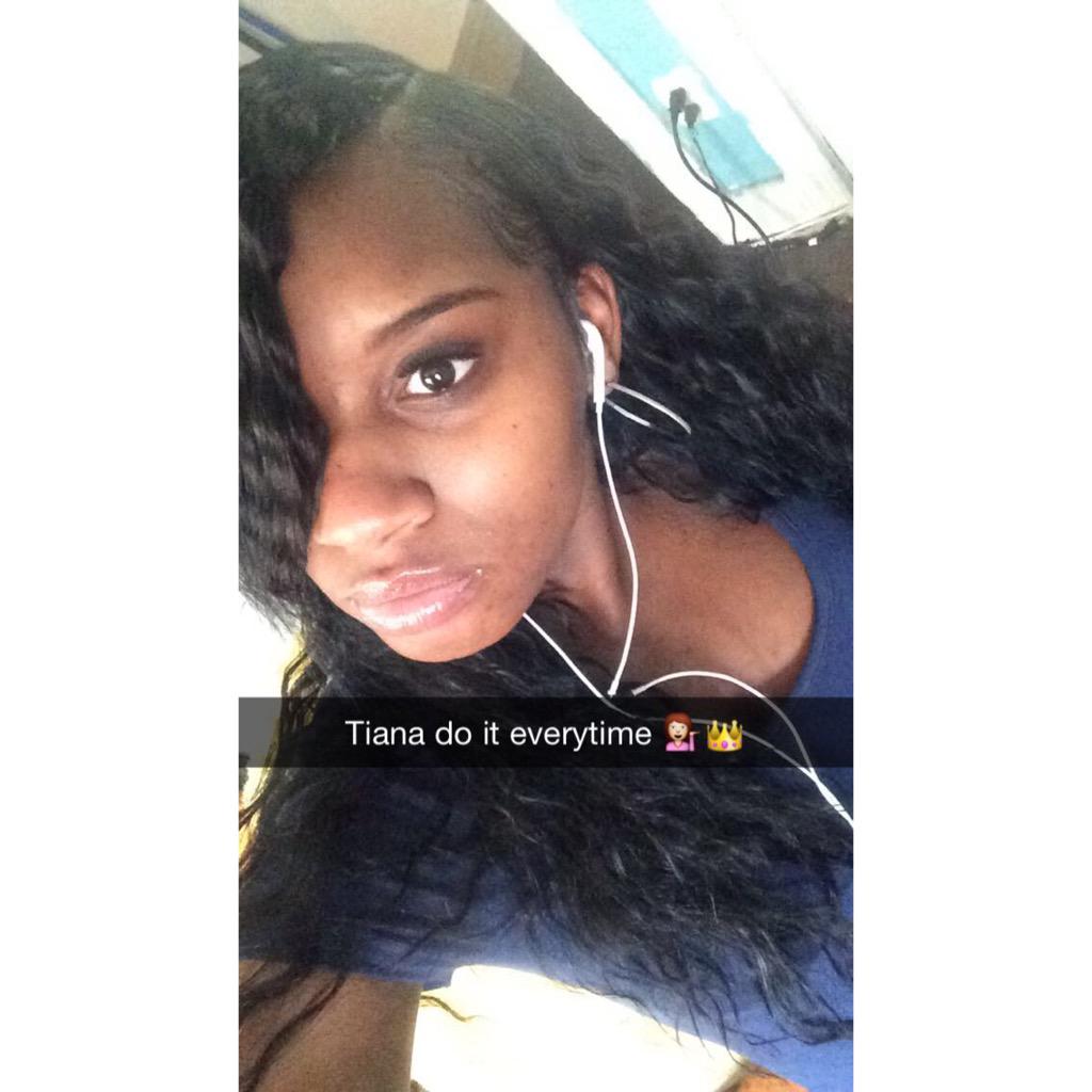 _OGKAY_'s tweet image. My hairstylist betta than yours 😝 #SLAYEDDDDD #tianafied 💁#crowned 👑