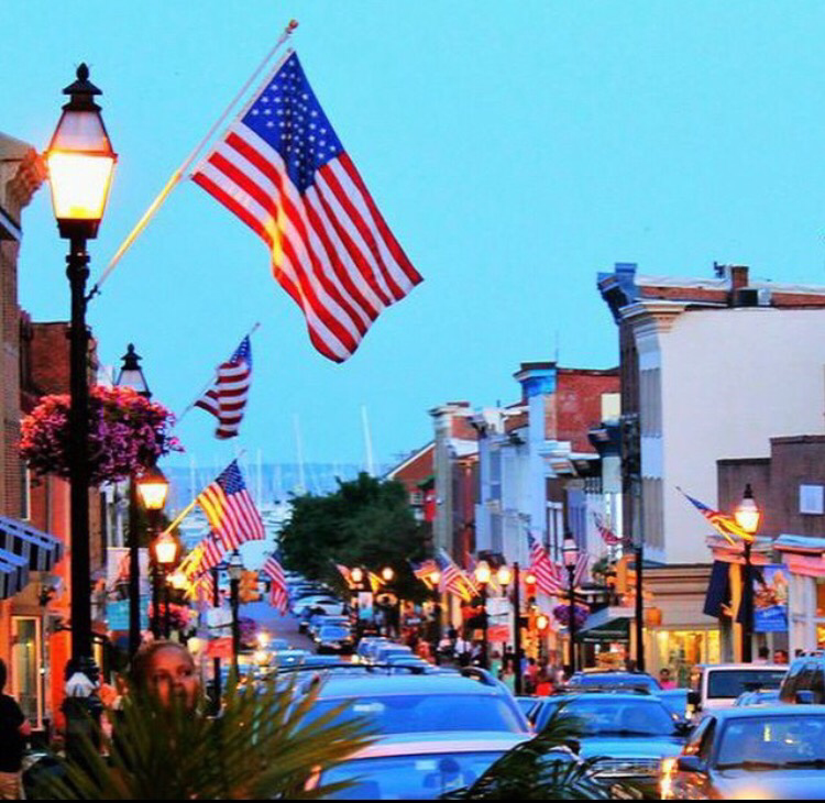 USAFirstFreedom's tweet photo. Every street in America should look like this one.
Our Flag is Perfect. #USA🇺🇸 http://t.co/N3IKfkzBDS