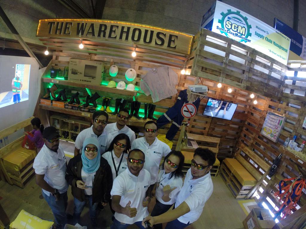 lukas142's tweet photo. Salam hangat dari kami The warehouse team-SCM @IDFreeport #KitaFreeportIndonesia #BersamaUntukIndonesia http://t.co/vb2yXmWhj0