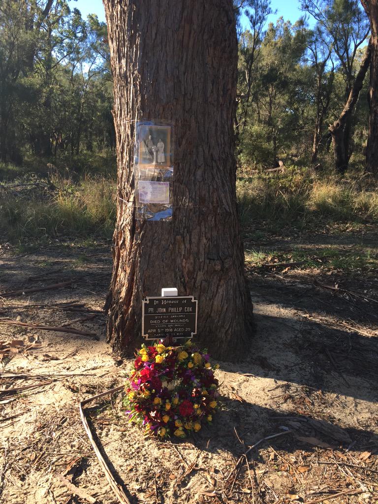Mounia___NL's tweet image. Walking back to my car after #GallipoliRun I saw this v touching tribute @RSLWA @AthleticsWA. #perthnews #PerthLegacy
