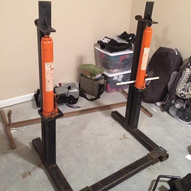 The newest edition to the #homegym!  A good ole #squatstand with #hydrolicjacks!  My buddy Mr, Earl loaned this to …