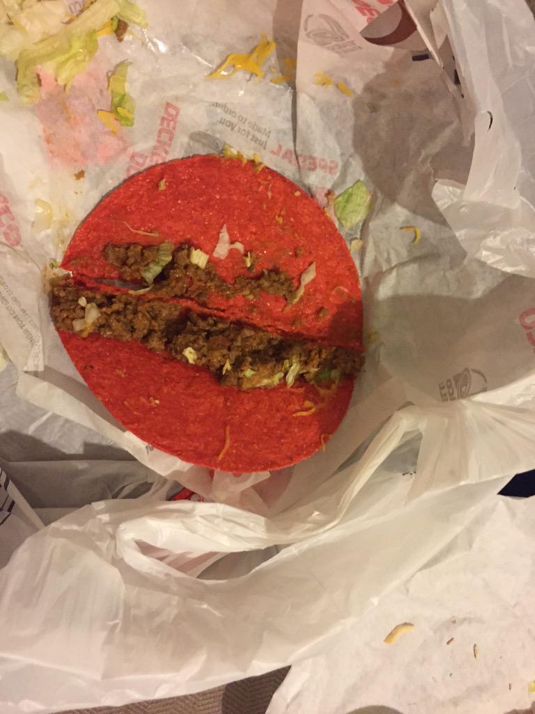 JaminWeasley's tweet photo. @tacobell ordered this pitiful taco with #extrabeef and got two pieces of casing and that was about it. #noteventryin http://t.co/JQjcFzyAbA