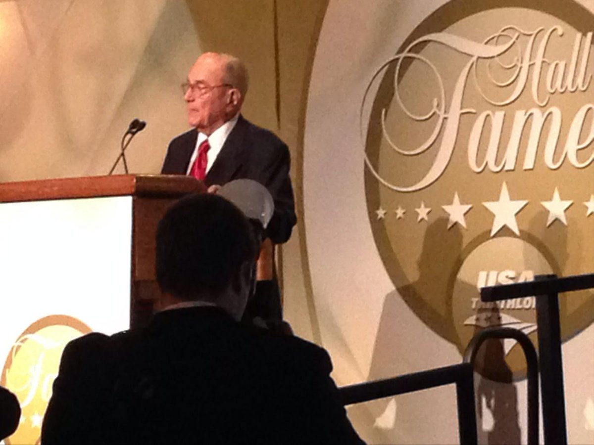USATFdn's tweet photo. Tri legend and HOF honoree Bill Bell at 92 on 35 years of training and hard work: tonight makes it all worthwhile http://t.co/jB8bZ2VF8Q