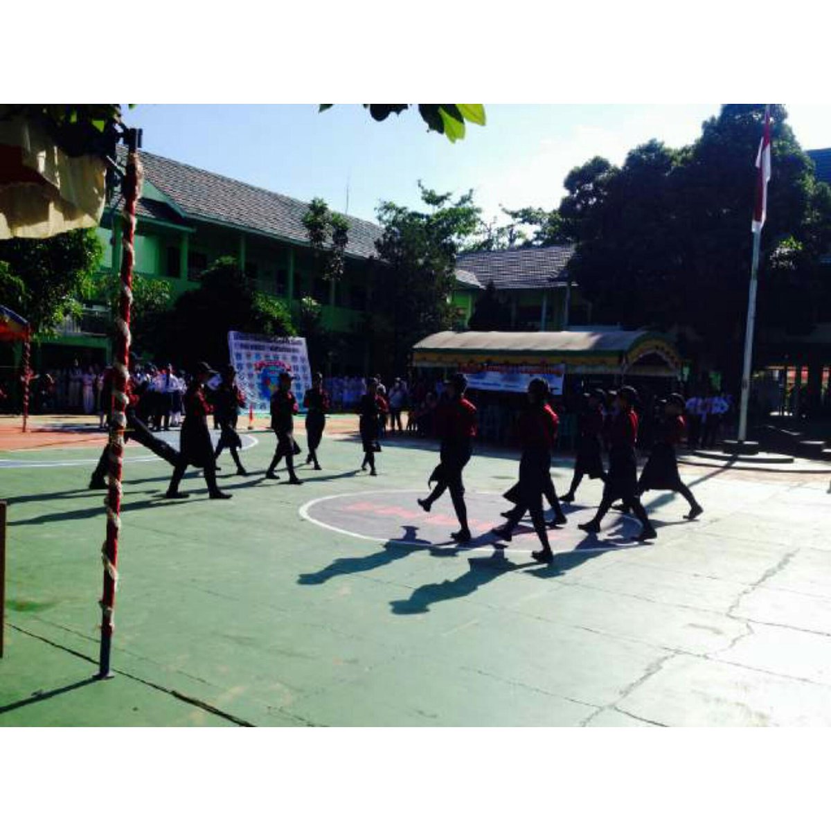 SALAM PASKIBRA !!!Untuk penampilan ke-15 yaitu peserta dari SMP Negeri 1 Banjarbaru (tim B)😃 #MOSCOWofSMAMApartIII