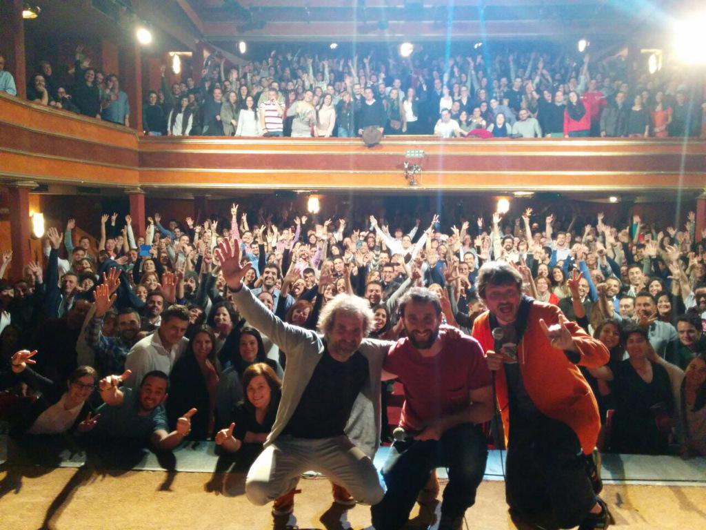 DANIROVIRA's tweet photo. Gracias @salvareinachuki @Mauro_Urquiza @LasNochesdECDLC @TrasLaRisa @TeatroLaLatina http://t.co/p8IoRMdkbh