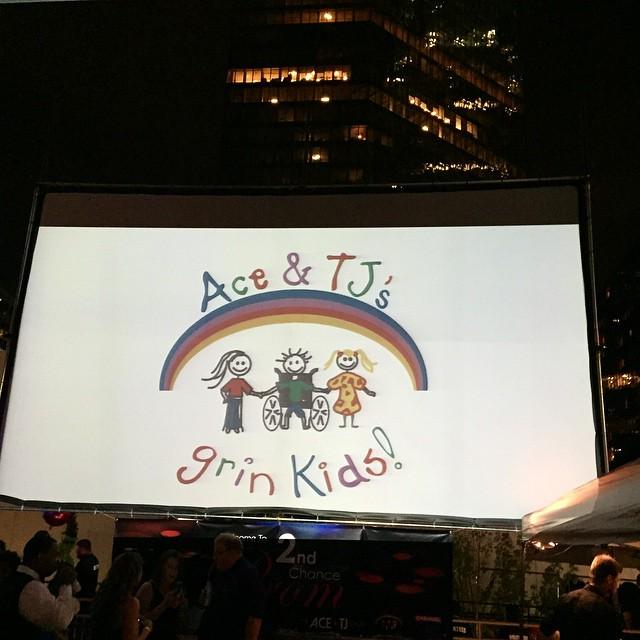 Lrg0429's tweet image. Best prom ever... #rooftop210 #SCProm #grinkids