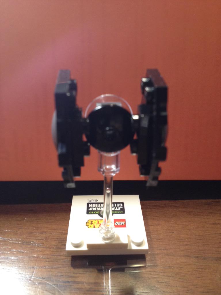RhiannonDrewIt's tweet photo. @LEGO_Group @SW_Celebration @starwars #LEGOSWCVII Exclusive mini builds at the show! #tiefighter #xwing #starwars ! http://t.co/zvcKiIsbKE