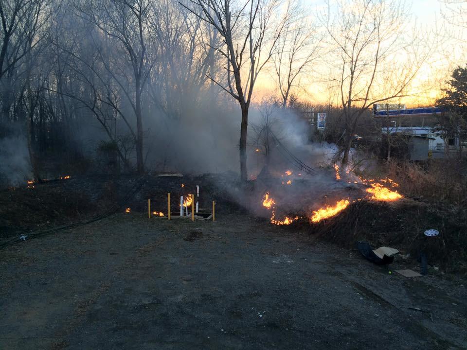 FairfieldFD's tweet image. Downed pole sparks brush fire tonight behind Gulf gas station on Route 46 East