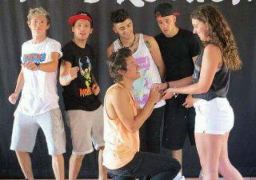 iamleaxx93's tweet photo. MEET AND GREET GOALS http://t.co/PjAbT6YGQH