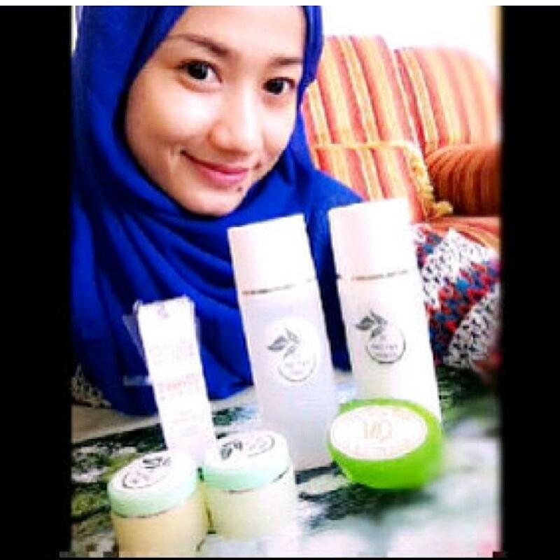 Indahhwang04's tweet photo. Paket CA face care anti acne &amp; whitening http://t.co/w4ZygYRLGR