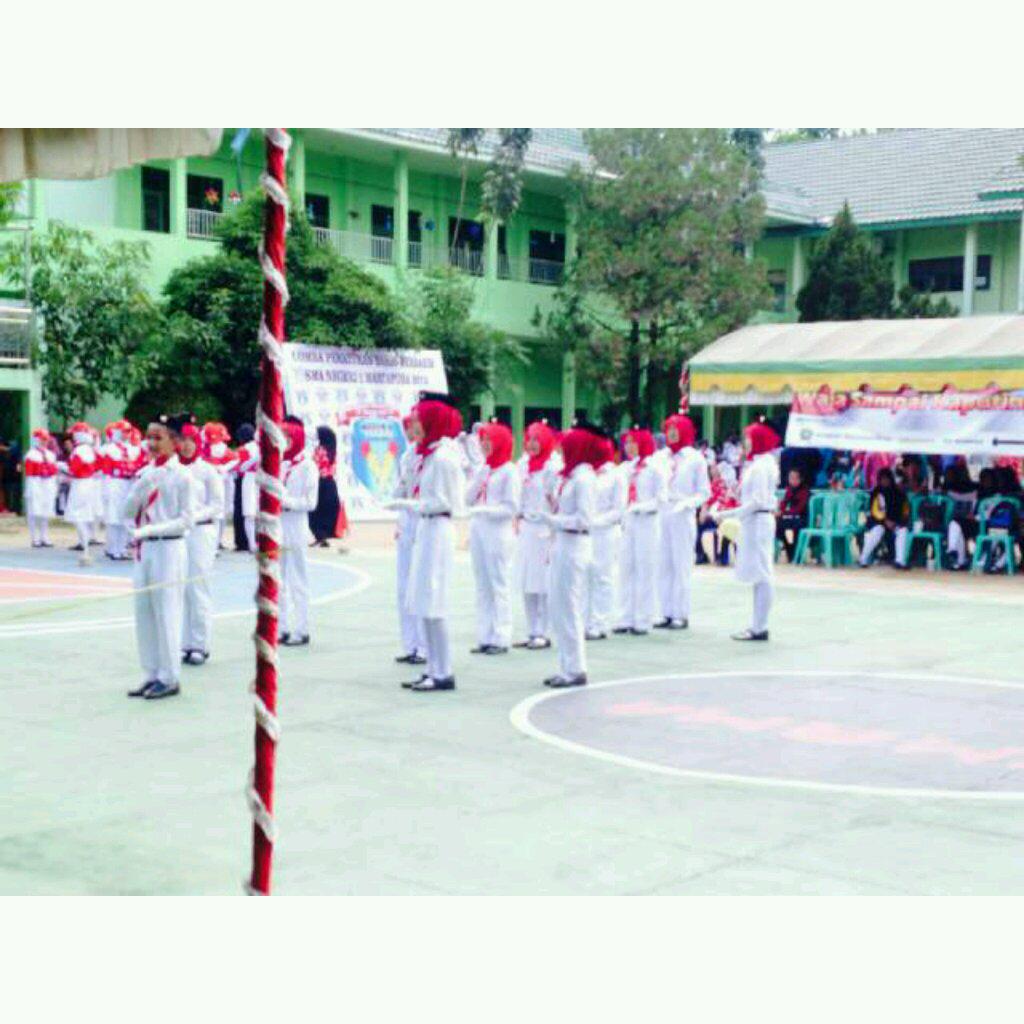 WAUW ! keren abiss dah penampilan ke-23 dari SMP Negeri 2 Bati-bati !! good lauck👏🎉💪 #MOSCOWofSMAMApartIII