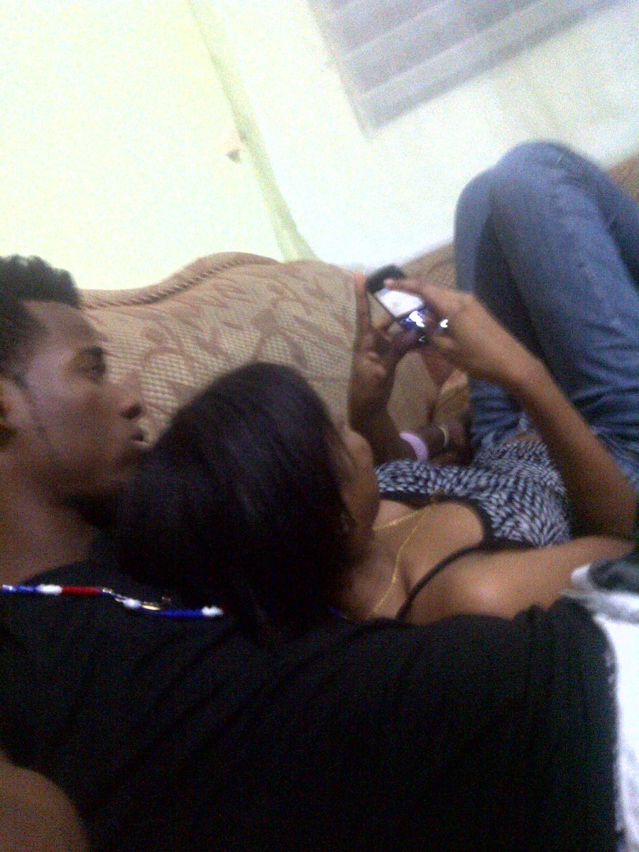 Misael_Te_Qiere's tweet photo. - 11;11*

- #NocheJevii #Ella #Yo #Babe #ElNegro ¿Que Mas Se Puede Pedir? http://t.co/BU0LNU01XM