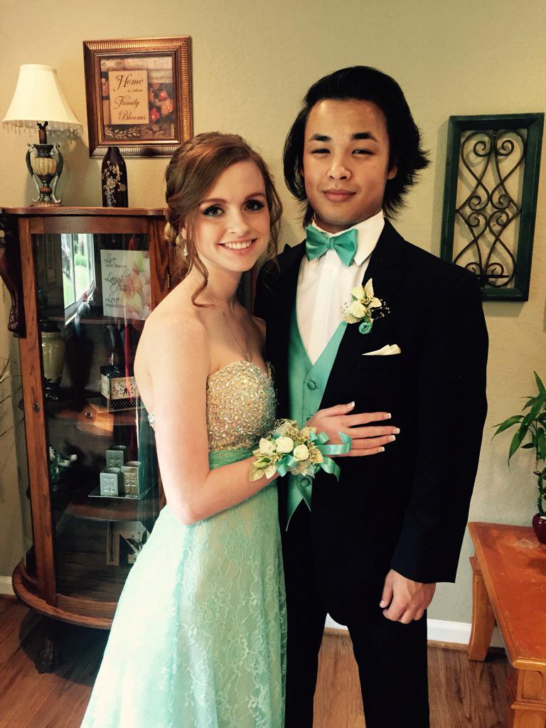 elijah_chase3's tweet photo. Prom was a success with my beautiful date and girlfriend 😍 http://t.co/32ftVdSFMg