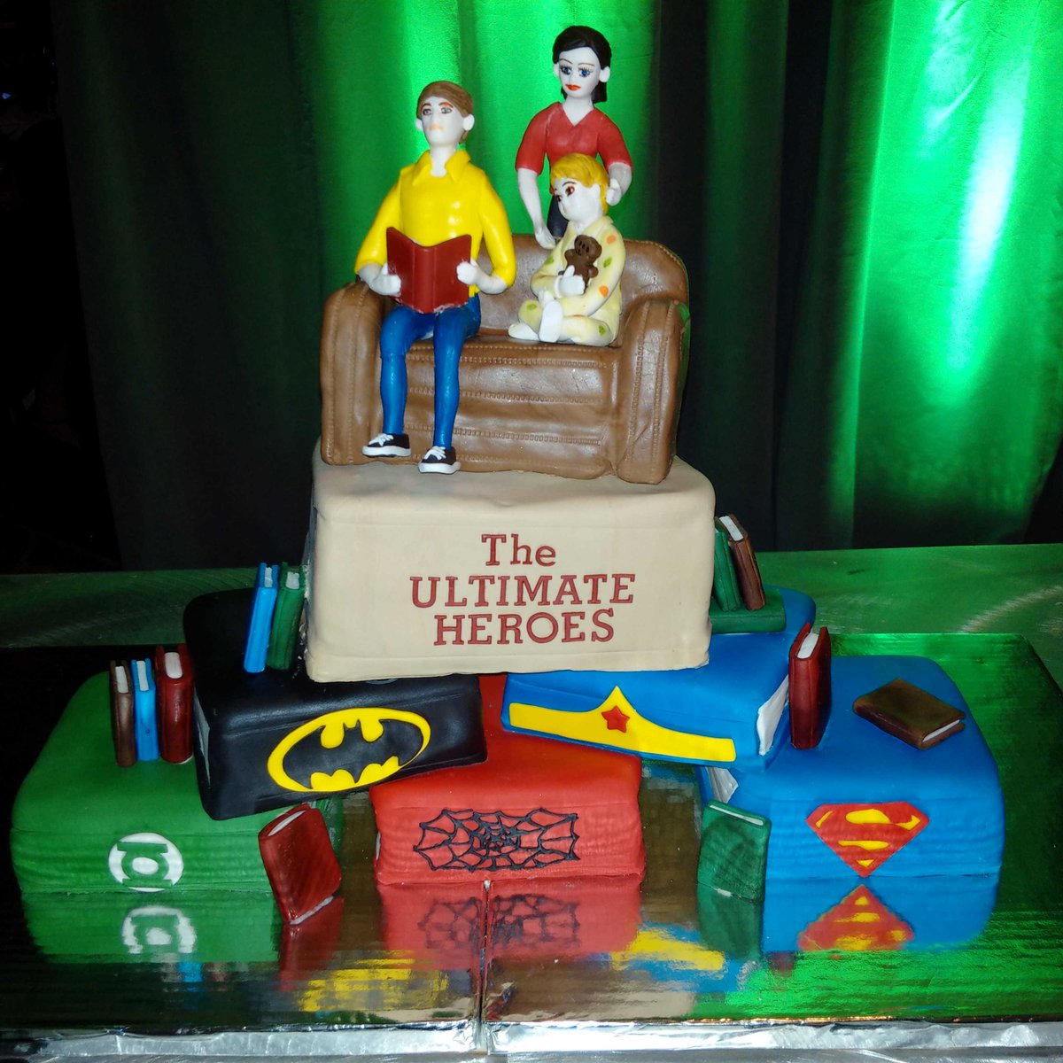 DawnNewtonYEG's tweet photo. Great night with @EPLdotCA champions supporting kids, education &amp; a love of books #B2E2015 #EPLHERO http://t.co/z1oAmOtfMg