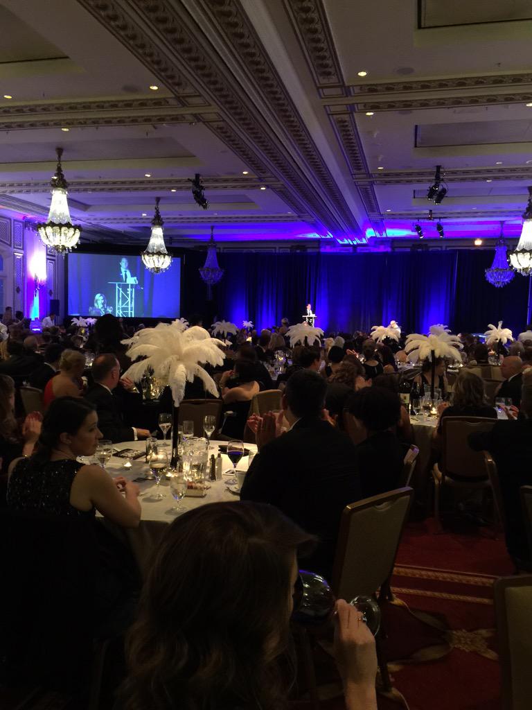 RaphaelHouseSF's tweet photo. .@kristiyamaguchi thank you for auctioning your scarf for Raphael House families tonight at #OneHomeManyHearts Gala http://t.co/S9kK5eXXMX