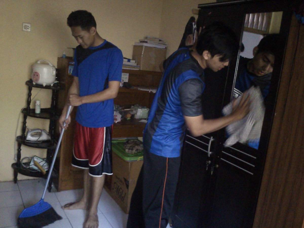 isnataz's tweet photo. Latihan jadi suami teladan #ManForMop @yukbersama http://t.co/UFlmeLmJ5z
