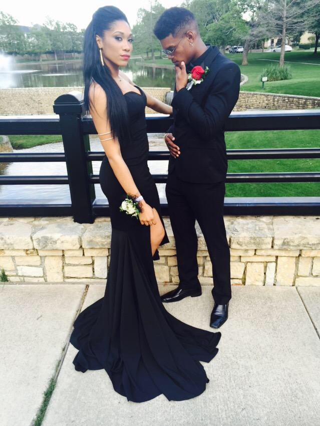 texasprom15's tweet photo. killed it ❤️ 👑@_AyeKenn http://t.co/FY22ryG3Vf