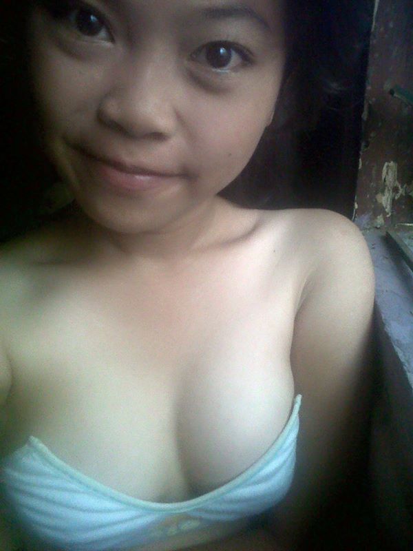 ResliTamelani's tweet photo. @nenk_mpiit69 Nenk lg cari cwe less yg mau jd slave nenk ada ga ya #onlyless http://t.co/9QieDZ9DrS