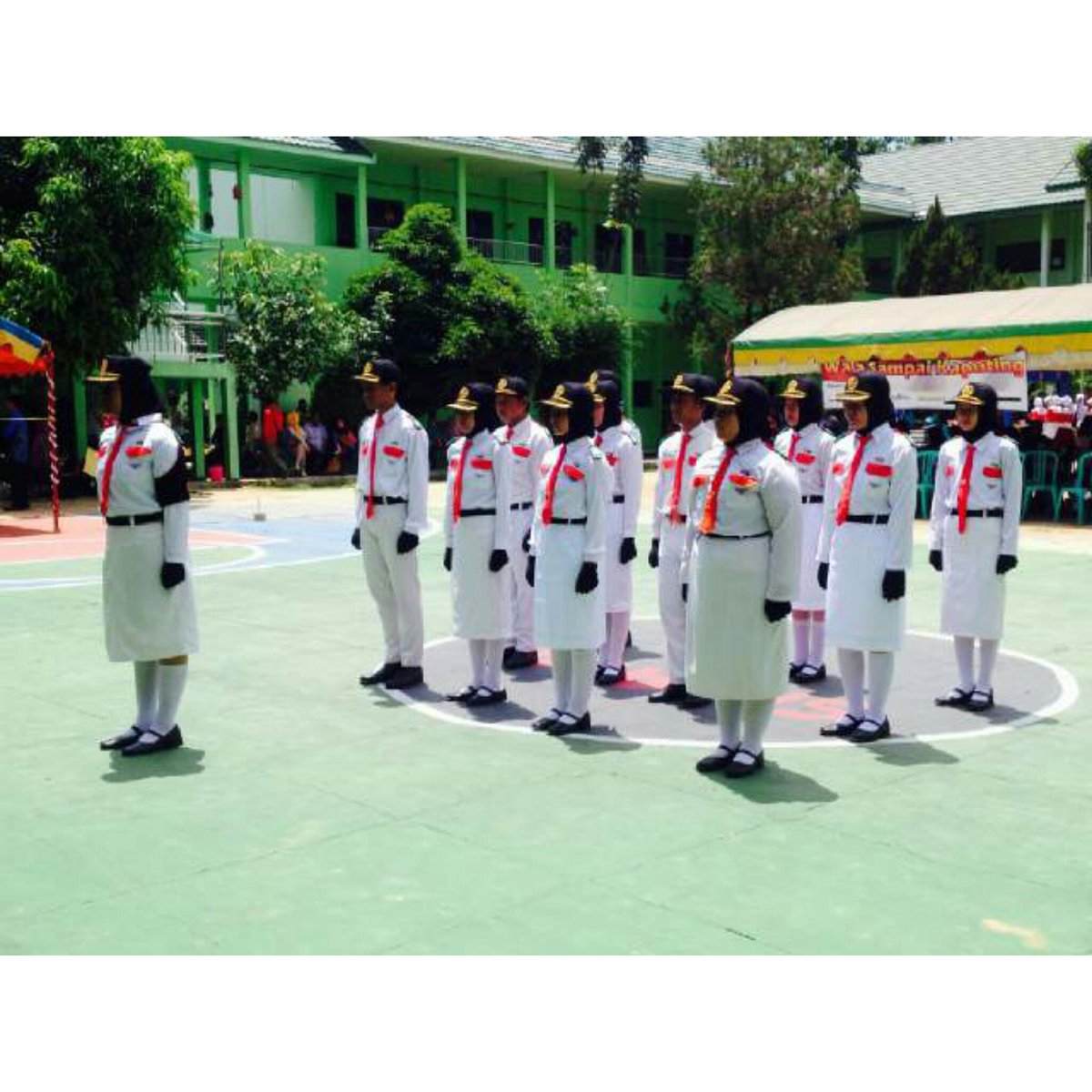 Woaaa! keren abiss penampilan ke-28 dari SMA Nageri 1 Binuang go spirit !👏🎉💪 #MOSCOWofSMAMApartIII