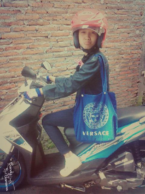 SheseSeh's tweet photo. before otw otw ;-) http://t.co/ZYPkb9yaSm