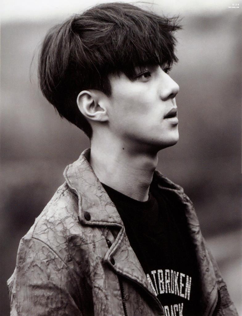 EXOWORLDINA's tweet photo. [SCAN] EXODUS POLAROID - SEHUN cr: oliv xoxo

wanna buy it? it's still available! Only 25k/pcs. Line id: gitayury http://t.co/P5Vd3yNIu4