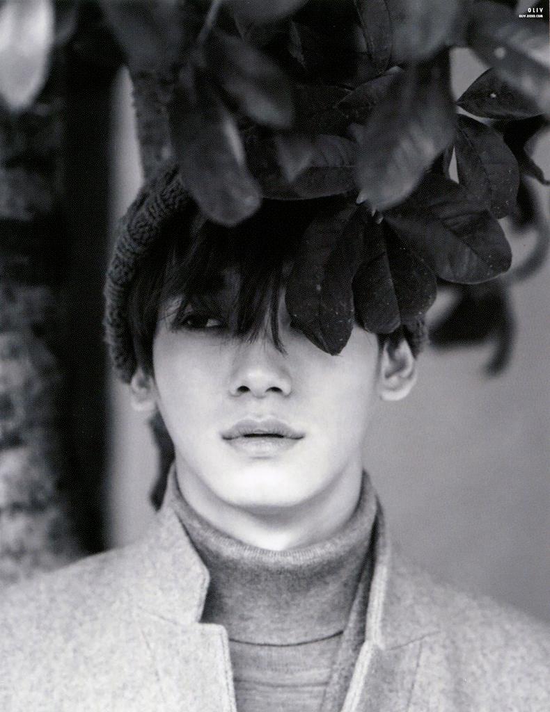 EXOWORLDINA's tweet photo. [SCAN] EXODUS POLAROID - CHEN cr: oliv xoxo

wanna buy it? it's still available! Only 25k/pcs. Line id: gitayury http://t.co/EftYM47S1a