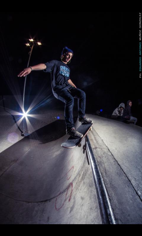 Francopenaa's tweet photo. Smith grind en el cuarter del.skatepark de copiapo! http://t.co/YoiMHRZMiE
