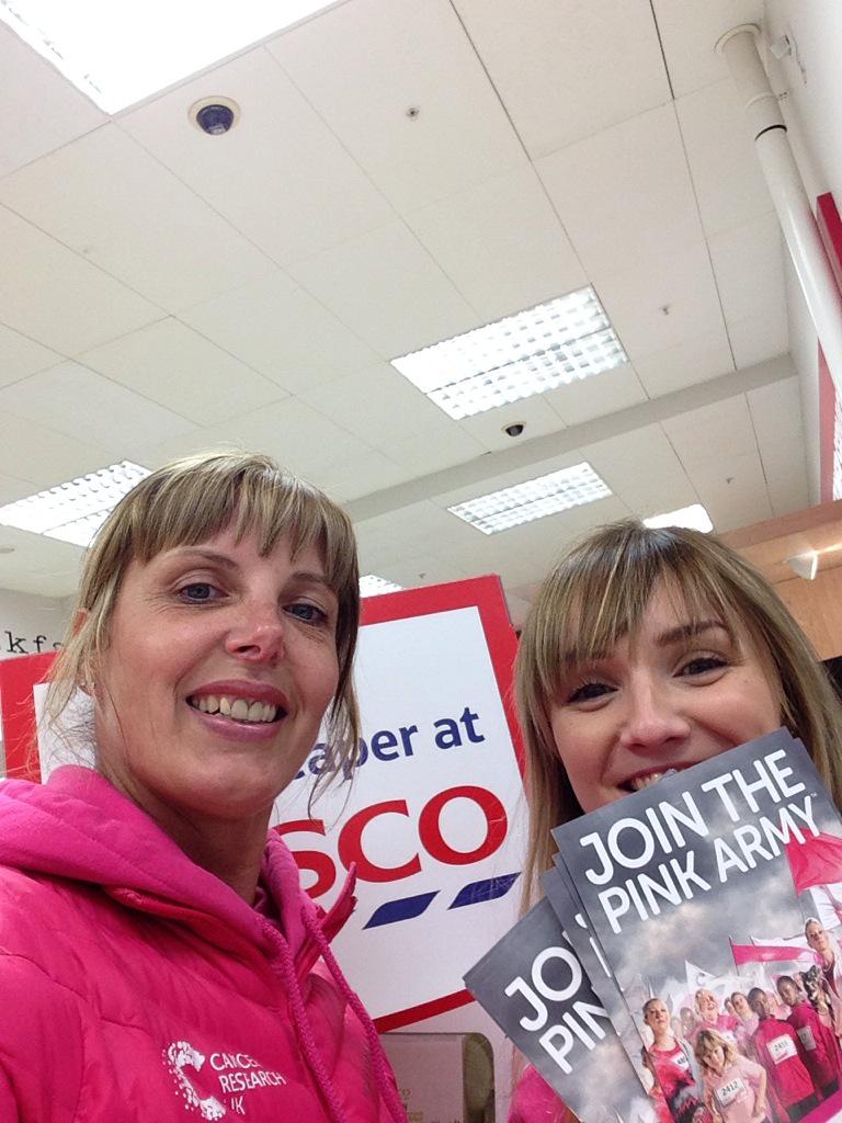 #TescoTurnsPink <a href="/raceforlife/">Race for Life</a> thank you to <a href="/SwindonTesco/">Swindon Tesco Extra</a> for allowing us to promote today
