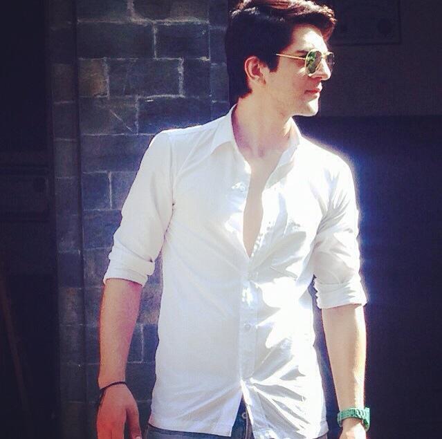 LoveSid93's tweet photo. @koulashwini2 "#Theyseemerolling #Findingmyfanny" http://t.co/c58J4vaDS2