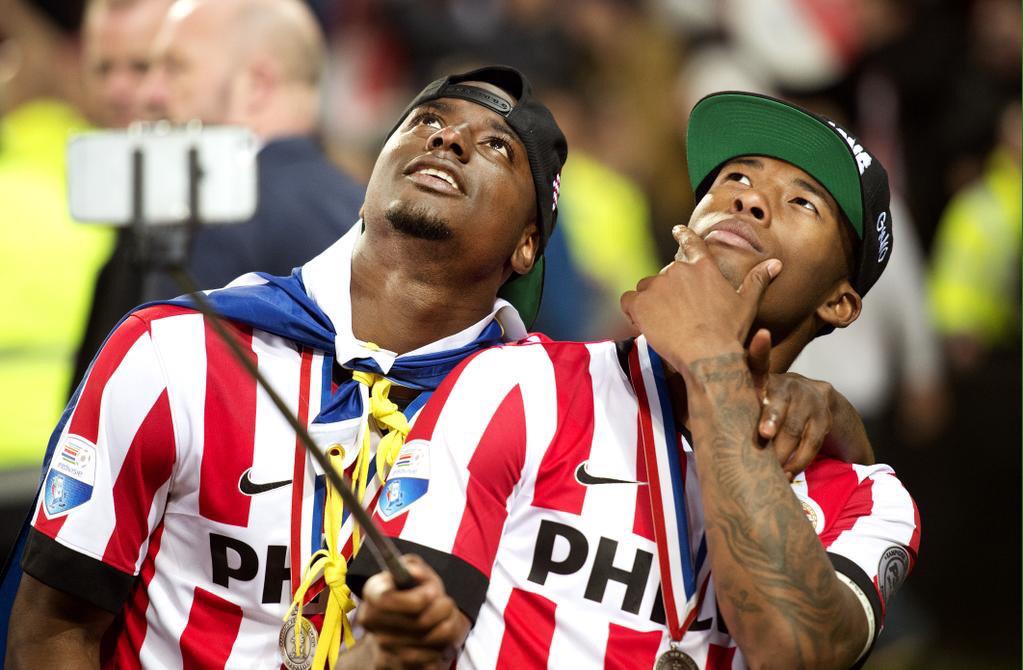 GWijnaldum's tweet image. Landskampioen 2014-2015 ⚪️🔴🏆🏆
#PSVkampioen #onzetitel 🏆