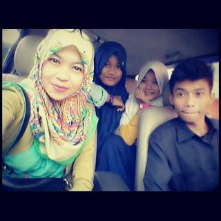 rizkyoktoraa's tweet photo. Kluarga kcil , haha http://t.co/YyxYTNfQw7