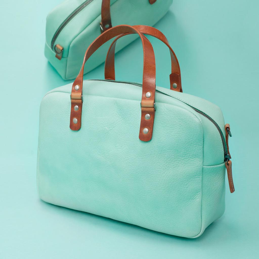 AllyCapellino's tweet photo. RUBY
A mid sized leather bowling bag, ideal for everyday use #MadeinEngland #mintspiration
http://t.co/WImoGf65Gx http://t.co/39WUmmPEaA