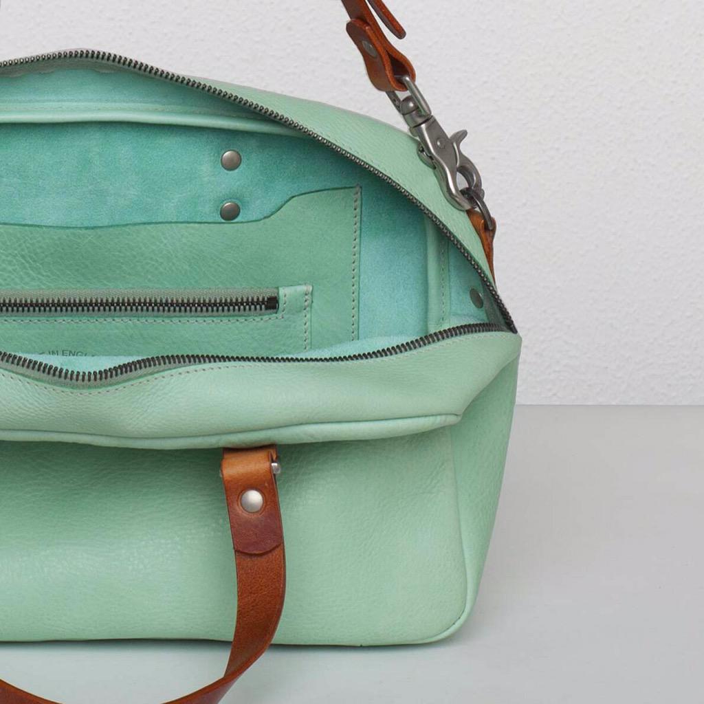 AllyCapellino's tweet photo. RUBY
A mid sized leather bowling bag, ideal for everyday use #MadeinEngland #mintspiration
http://t.co/WImoGf65Gx http://t.co/39WUmmPEaA