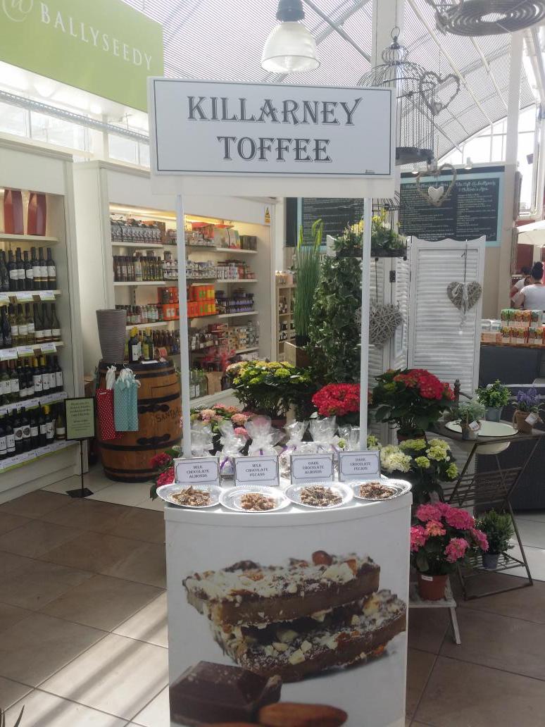 BallyseedyGardn's tweet photo. @killarneytoffee all set up for some delicious tastings @Ballyseedy, Tralee. #goodfood http://t.co/1v8dKamk8W