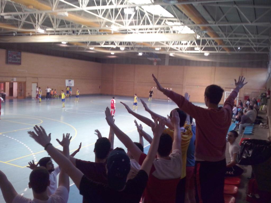FCoras2014's tweet photo. Los GossosBarrenaus siempre presentes!!! http://t.co/V84nTEUKQi