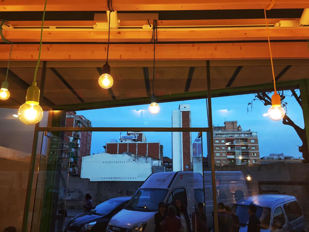 oriolllado's tweet photo. Ja feu tard per conèixer #Ergokids, mobles x a tota la família (a tocar de Pep Ventura). #Badalona http://t.co/adYkFwB7rK